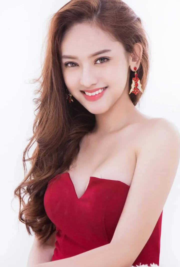 Review Thu&yacute; Vi hot girl tai tiếng với loạt scandal khủng