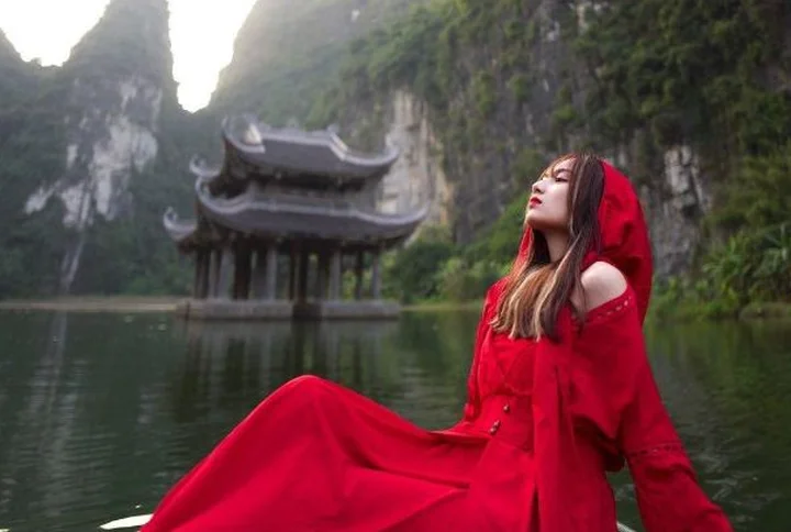 Review Tam Cốc B&iacute;ch Động Ninh B&igrave;nh cảnh đẹp non nước hữu t&igrave;nh của Tr&agrave;ng An