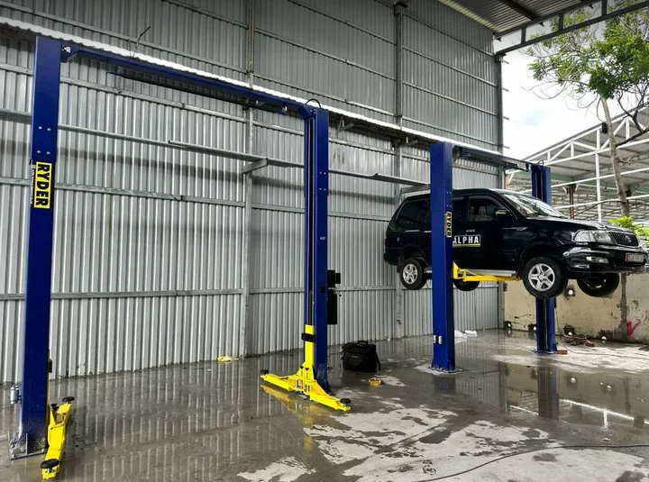 Cầu n&acirc;ng 2 trụ sửa chữa &ocirc; t&ocirc; - Địa chỉ đặt mua uy t&iacute;n gi&aacute; tốt nhất