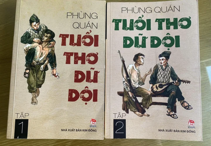 Review tuổi thơ dữ dội - Ph&ugrave;ng Qu&aacute;n - Tiểu thuyết về những năm th&aacute;ng lịch sử