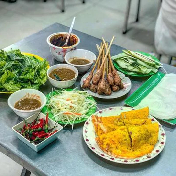 Review qu&aacute;n ăn Đ&agrave; Nẵng: Top những qu&aacute;n ăn bạn kh&ocirc;ng thể bỏ qua khi du lịch Đ&agrave; Nẵng