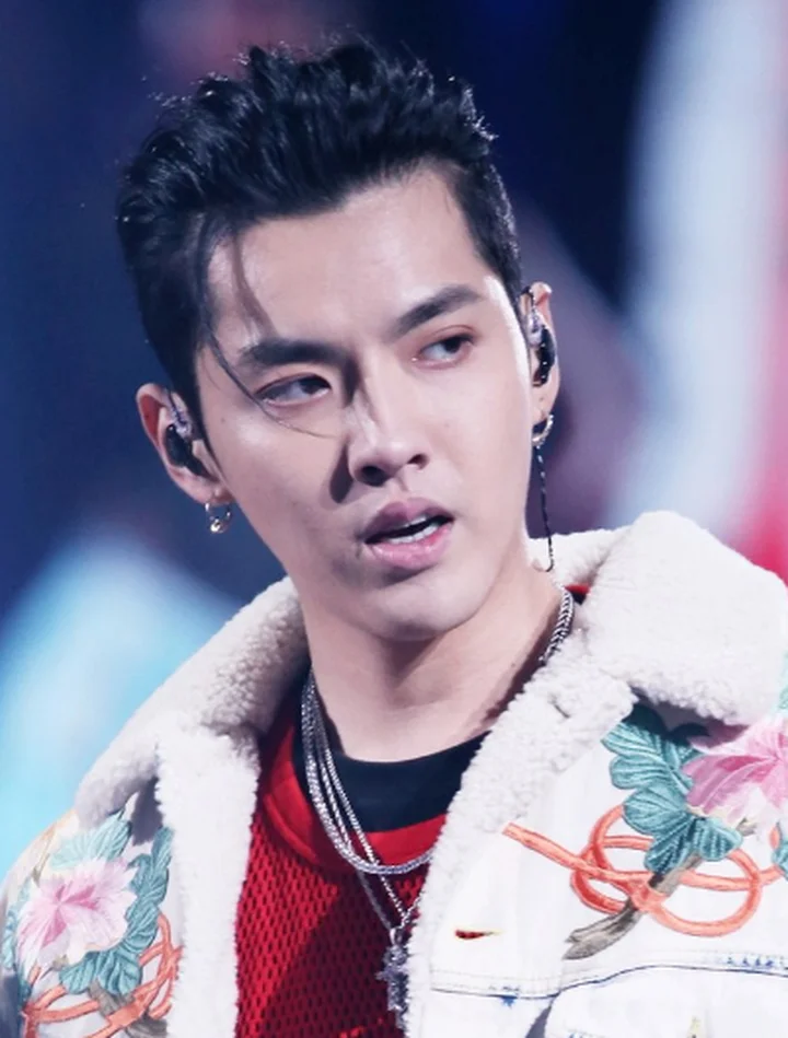 Review Ng&ocirc; diệc ph&agrave;m - từ người nổi tiếng số 1 showbiz đến con đường t&ugrave; tội