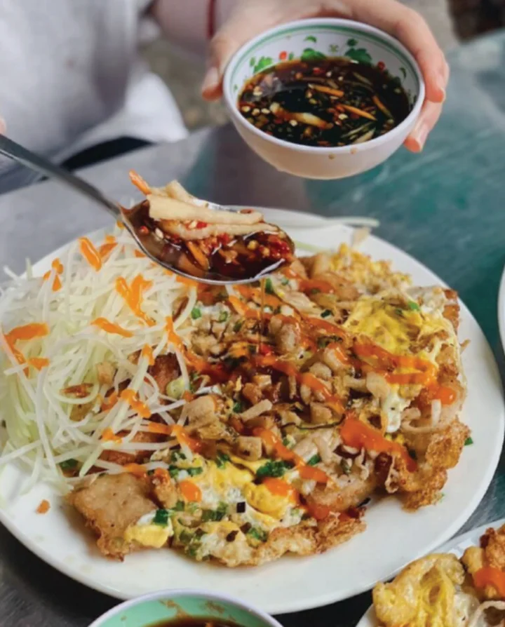 Ẩm thực đường phố S&agrave;i G&ograve;n - B&ograve; kho, bột chi&ecirc;n, nem nướng