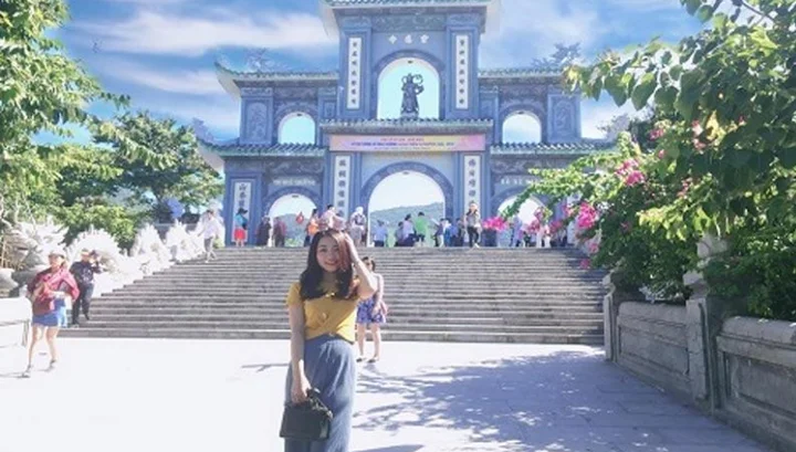 Chính điện chùa Linh Ứng