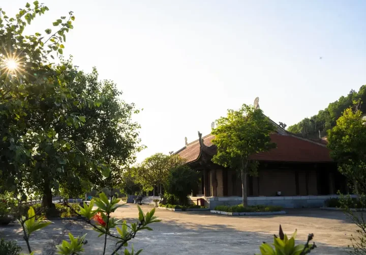 Review địa điểm du lịch nổi tiếng xứ Kinh Bắc - Ch&ugrave;a Dạm (Thần Quang Tự)