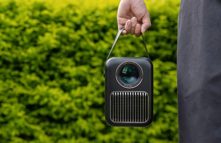 Review m&aacute;y chiếu mini Wanbo T6R Max: Lựa chọn tối ưu cho trải nghiệm phim tại gia