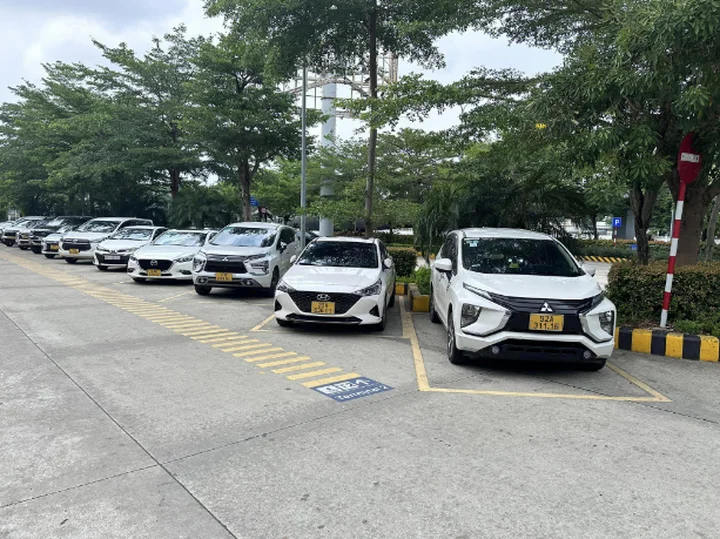 Review dịch vụ Thu&ecirc; xe 4 chỗ Taxi Đ&agrave; Nẵng Hội An