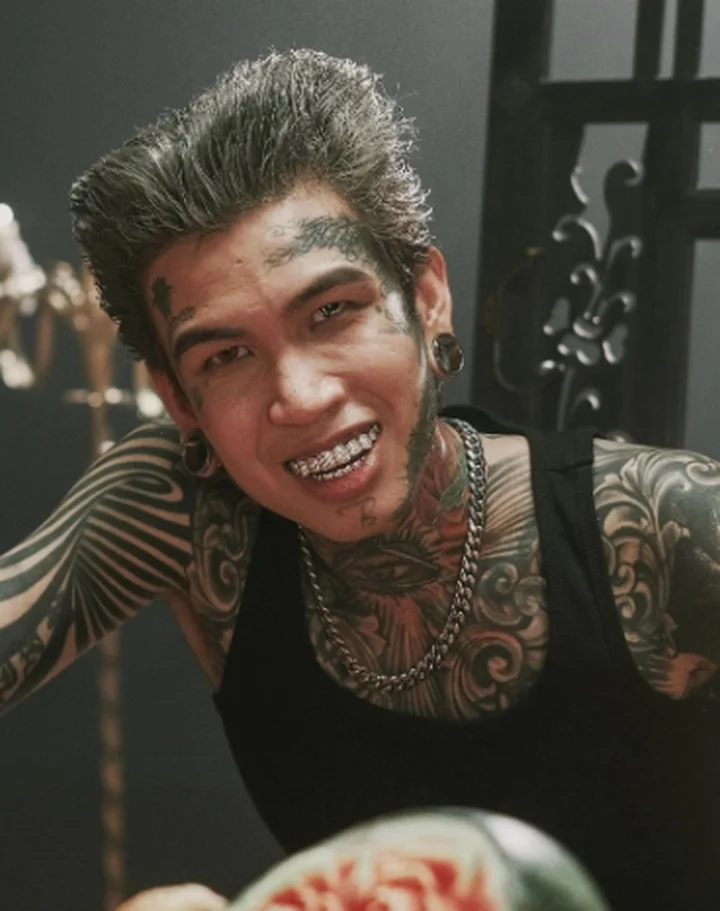 Dế Choắt li&ecirc;n tục đăng story v&agrave; b&igrave;nh luận gay gắt - chuyện g&igrave; đang xảy ra với qu&aacute;n qu&acirc;n Rap Việt?