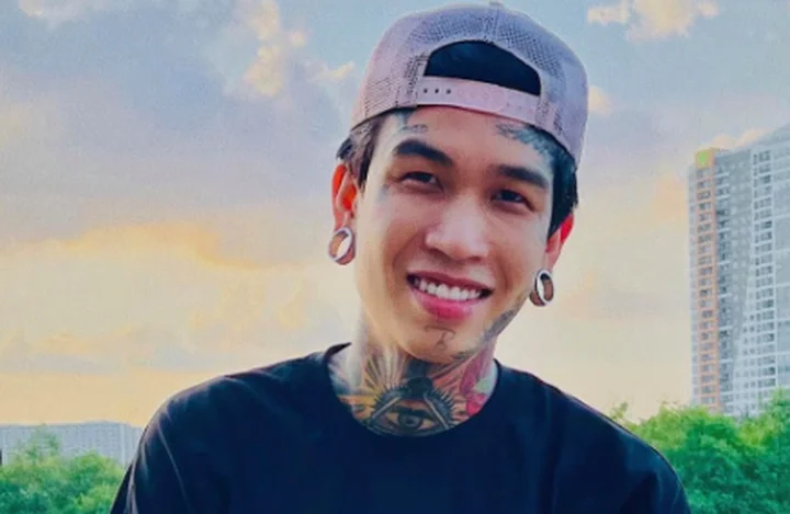 Dế Choắt li&ecirc;n tục đăng story v&agrave; b&igrave;nh luận gay gắt - chuyện g&igrave; đang xảy ra với qu&aacute;n qu&acirc;n Rap Việt?