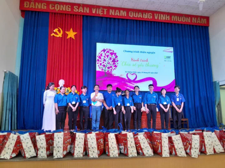 HiBT v&agrave; chiến lược bản địa h&oacute;a tại Việt Nam